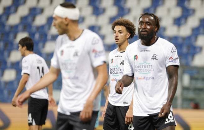 June 11, 2023, REGGIO EMILIA: Spezia s Ethan Ampadu shows his dejection during the playout Italian Serie A soccer match Spezia Calcio vs Hellas Verona at Mapei Stadium - CittÃ del Tricolore stadium in Reggio Emilia, Italy, 11 June 2023..ANSA EMANUELE PENNACCHIO Soccer: Serie A; Spezia Calcio vs Hellas Verona  - ZUMAa110 20230611_zaf_a110_070 Copyright: xEmanuelexPennacchiox