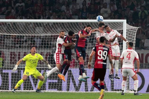 Foto Donato Fasano LaPresse 11 Giugno 2023 Bari, Italia - calcio - Bari vs Cagliari - Campionato di calcio Serie BKT 2022 2023 - Finale playoff - Stadio San Nicola. Nella foto: Walid Cheddira June 11 , 2023 Bari, Italy - sport, soccer - Bari vs Cagliari - playoff - Italian Football Championship League BKT 2022 2023 - San Nicola stadium. In the Walid Cheddira  Copyright: xDonatoxFasano LaPressex