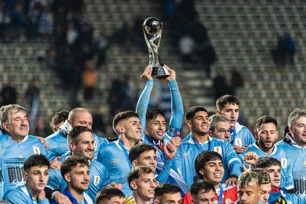 Sport Themen der Woche KW23 Sport Bilder des Tages Fifa U20 World Cup Final Uruguay U20 v Italy U20 Uruguay team after the Fifa U20 World Cup Final match Uruguay U20 vs Italy U20 at La Plata Stadium, Tolosa, Argentina, 11th June 2023 (Photo by Mateo Occhi News Images) Tolosa La Plata Stadium La Plata Argentina Copyright: xMateoxOcchi NewsxImagesx