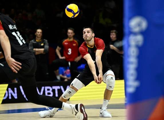 June 11, 2023, Ottawa, ON, CAN: Germany s Moritz Reichert (5) digs the ball as they take on Canada during Volleyball Nations League action in Ottawa, on Sunday, June 11, 2023. Moritz Reichert  - ZUMAc35_ 20230611_zaf_c35_175 Copyright: xJustinxTangx