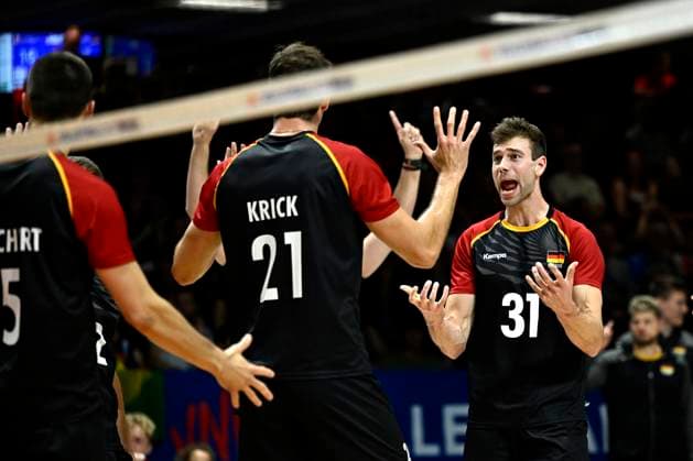 June 11, 2023, Ottawa, ON, CAN: Germany s Yan Bohme (31) and Tobias Krick (21) celebrate a point against Canada during Volleyball Nations League action in Ottawa, on Sunday, June 11, 2023. Yan Bohme Tobias Krick  - ZUMAc35_ 20230611_zaf_c35_180 Copyright: xJustinxTangx