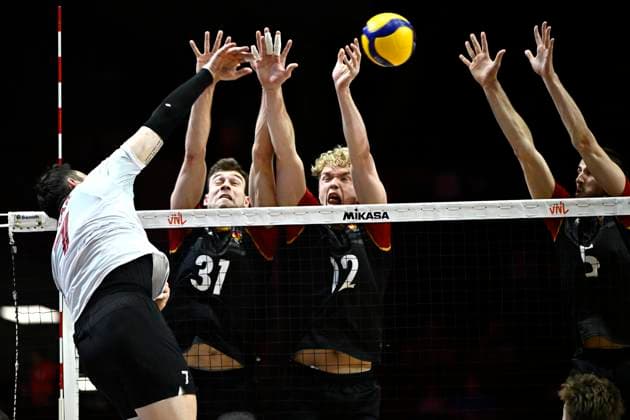 June 11, 2023, Ottawa, ON, CAN: Canada s Stephen Timothy Maar (7) spikes the ball past the block of Germany s Yan Bohme (31) and Anton Brehmeduring (12) during Volleyball Nations League action in Ottawa, on Sunday, June 11, 2023. Stephen Timothy Maar Yan Bohme Anton Brehme  - ZUMAc35_ 20230611_zaf_c35_179 Copyright: xJustinxTangx