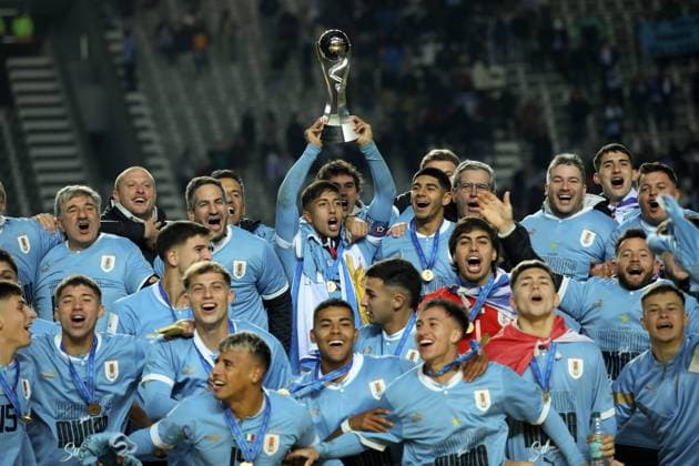 Bilder des Jahres 2023, Sport 06 Juni (230612) -- LA PLATA, June 12, 2023 -- Players of Uruguay celebrate victory after the FIFA U20 World Cup final match between Uruguay and Italy in La Plata, Argentina, on June 11, 2023. (Photo by Xinhua) (SP)ARGENTINA-LA PLATA-FOOTBALL-2023 FIFA U20 WORLD CUP-FINAL-URUGUAY VS ITALY MartinxZabala 