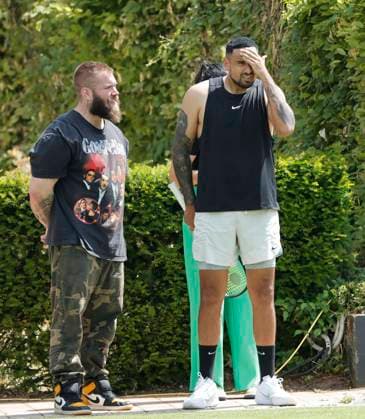 12 06 2023, Boss Open, ATP Tour, tennis, Weissenhof Stuttgart, sports, in picture Nick Kyrgios CAN with his physio