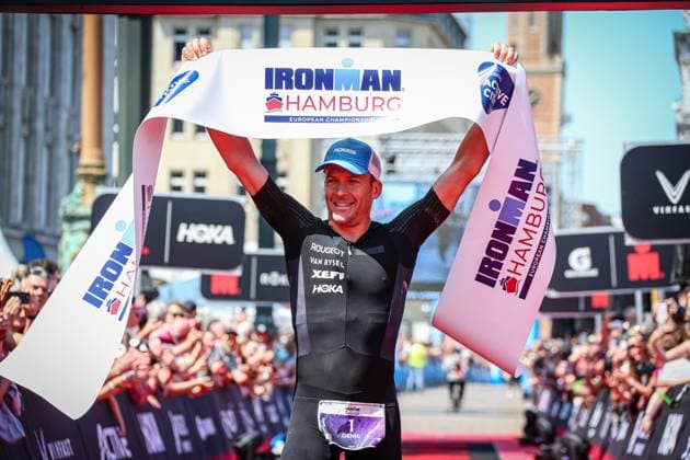 Bilder des Jahres 2023, Sport 06 Juni Bilder des Jahres 2023, Sport 06 Juni Ironman Hamburg - Denis Chevrot 12.06.23: Denis Chevrot (Frankreich) verteidigt seinen Europameisterschaftstitel beim Ironman Hamburg 2023 Hamburg Hamburg Deutschland *** Ironman Hamburg Denis Chevrot 12 06 23 Denis Chevrot France defends his European Championship title at Ironman Hamburg 2023 Hamburg Hamburg Germany IKT_3937