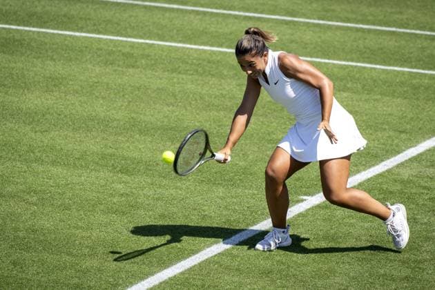 ROSMALEN - Natalija Stevanovic (RUS) in action against Victoria Azarenka (RUS) on the first day of the Libema Open tennis tournament in Rosmalen. AP SANDER KING xVIxANPxSportx xxANPxIVx 471453445 originalFilename: 471453445.jpg