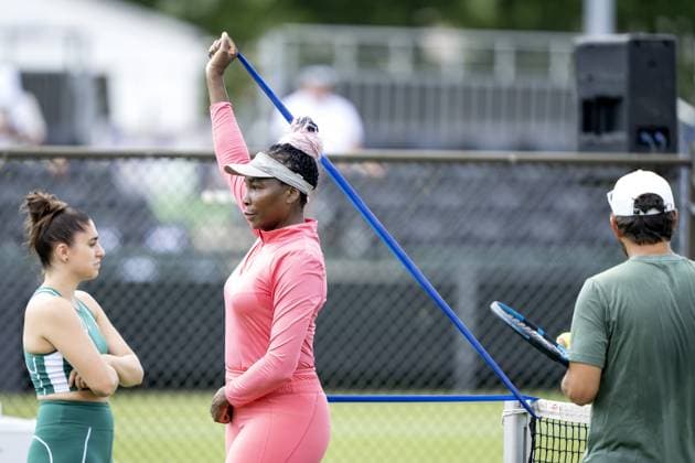 ROSMALEN - Venus Williams (USA) trains on the first day of the Libema Open tennis tournament in Rosmalen. AP SANDER KING xVIxANPxSportx xxANPxIVx 471458372 originalFilename: 471458372.jpg