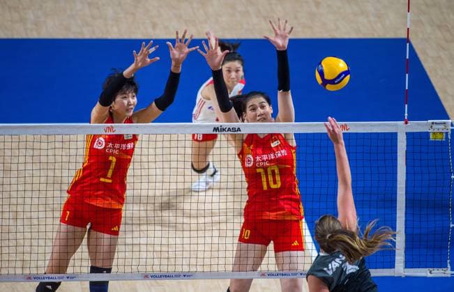 Volleyball, Frauen, FIVB Nations League, China - Kanada June 13, 2023, Hong Kong, Hong Kong SAR, China: FIVB Volleyball nations league Hong Kong 2023, China vs Canada, Hong Kong Coliseum, Hung Hom, Hong Kong, HONG KONG SAR,CHINA Hong Kong China - ZUMAr144 20230613_zap_r144_013 Copyright: xJaynexRussellx