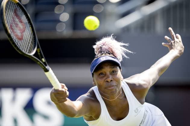 ROSMALEN - Venus Williams (USA) in action against Celine Naef (SUI) on the second day of the Libema Open tennis tournament in Rosmalen. AP SANDER KING xVIxANPxSportx xxANPxIVx 471536455 originalFilename: 471536455.jpg