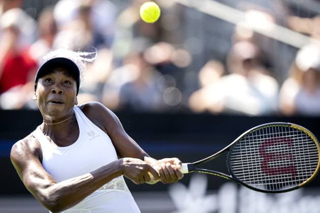 ROSMALEN - Venus Williams (USA) in action against Celine Naef (SUI) on the second day of the Libema Open tennis tournament in Rosmalen. AP SANDER KING xVIxANPxSportx xxANPxIVx 471538694 originalFilename: 471538694.jpg