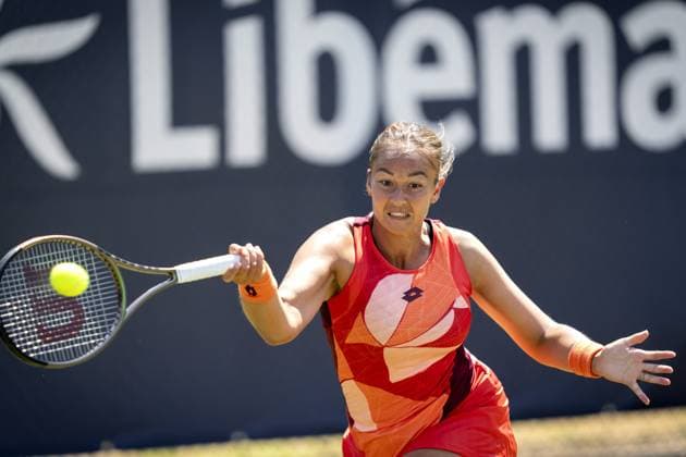 ROSMALEN - Lesley Pattinama Kerkhove in action against Kimberly Birrell (AUS) on the second day of the Libema Open tennis tournament in Rosmalen. AP SANDER KING xVIxANPxSportx xxANPxIVx 471538701 originalFilename: 471538701.jpg