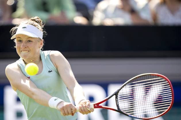 ROSMALEN - Celine Naef (SUI) in action against Venus Williams (USA) on the second day of the Libema Open tennis tournament in Rosmalen. AP SANDER KING xVIxANPxSportx xxANPxIVx 471539026 originalFilename: 471539026.jpg