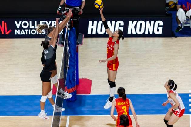 Volleyball, Frauen, FIVB Nations League, China - Kanada June 13, 2023, Hong Kong, Hong Kong: Gong Xiangyu of China ( 6) seen in action during the preliminary match of FIVB Volleyball Nations League Hong Kong 2023 between China and Canada at Hong Kong Coliseum. Final score; China 3:0 Canada. Hong Kong Hong Kong - ZUMAs197 20230613_zaa_s197_051 Copyright: xBenxLaux