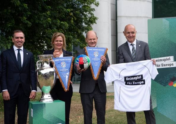 Football, 2022 2023 season, photo opportunity UEFA Euro 2024, f l Philipp Lahm Tournament Director EURO 2024 , Federal Minister of the Interior Nancy Faeser Federal Minister of the Interior , Chancellor Olaf Scholz, Bernd Neuendorf President DFB , 14 06 2023, Copyright: xSebastianxRäppold MatthiasxKochx