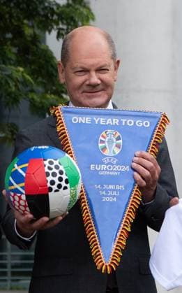 Football, 2022 2023 season, UEFA Euro 2024 photo opportunity, German Chancellor Olaf Scholz, 14 06 2023, Copyright: xSebastianxRäppold MatthiasxKochx