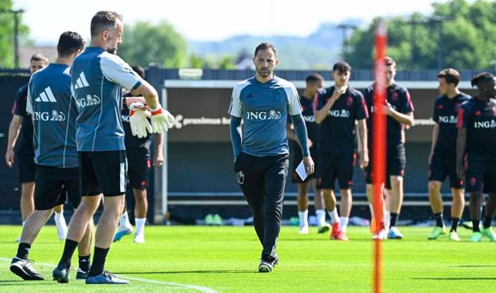 Sport Bilder des Tages Fußball, Nationalteam Belgien, Training TUBEKE, BELGIUM - JUNE 14: Tedesco Domenico head coach of Belgian Team pictured during a training session of the Belgian National Football Team prior to the Euro 2024 qualification matches against Austria and Estonia at the RBFA Headquarters on June 14, 2023 in Tubeke, Belgium, 14 06 2023 ( media activities Belgian National Football Team 14 06 2023 PhotoNews Panoramic 