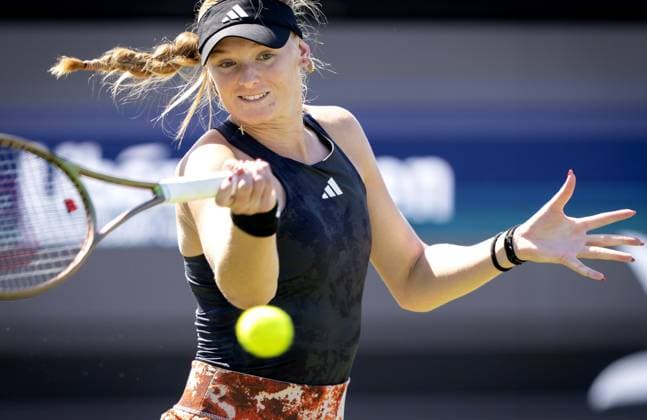 ROSMALEN - Ashlyn Krueger (USA) in action against Victoria Azarenka (BLR) on the third day of the Libema Open tennis tournament in Rosmalen. AP SANDER KING xVIxANPxSportx xxANPxIVx 471588671 originalFilename: 471588671.jpg