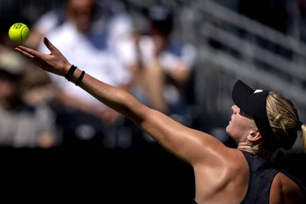 ROSMALEN - Ashlyn Krueger (USA) in action against Victoria Azarenka (BLR) on the third day of the Libema Open tennis tournament in Rosmalen. AP SANDER KING xVIxANPxSportx xxANPxIVx 471588681 originalFilename: 471588681.jpg