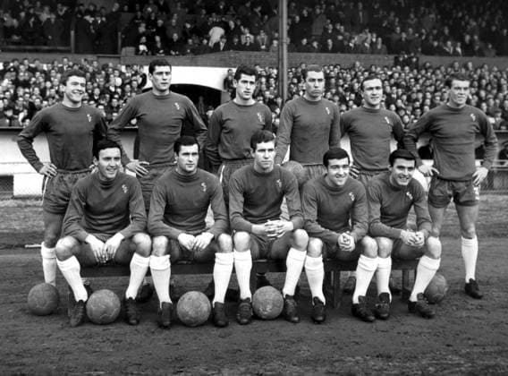Chelsea Football Team Back Row Left to Chelsea Football Team Back Row Left to Right: John Hollins, Alan Young, Peter Bonetti, Marvin Hinton, Ron Harris and Eddie McCreadie. Front Row Left to Right: Barry Bridges, George Graham, Peter Osgood, Terry Venables and Bobby Tambling. 18th January 1966., Credit:TALKING Photoshot Avalon Great Britain, Checked  Copyright: xTALKINGxSPORT Photoshotx xAvalonx PHT_OBIT_Footballer_John_Hollins_503908530