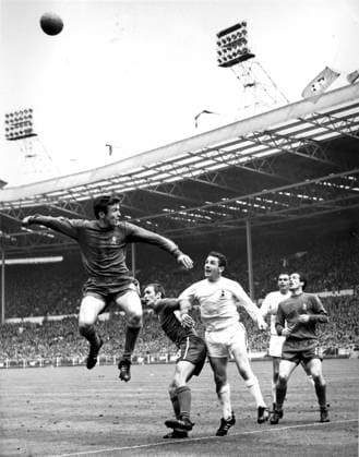 John Hollins of Chelsea leaps to head th John Hollins of Chelsea leaps to head the ball, as Baldwin (Chelsea), Mackay (Spurs), Boyle (Chelsea) and Gilzean (Spurs) look on during the FA Cup Final at Wembley. 20th May 1967., Credit:TALKING Photoshot Avalon Great Britain, Checked  Copyright: xTALKINGxSPORT Photoshotx xAvalonx PHT_OBIT_Footballer_John_Hollins_503912988