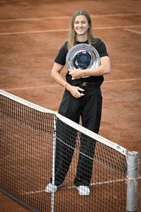 Karolina Muchova, Czech tennis player and 2023 French Open finalist, poses with trophy for 2nd place after a press conference, PK, Pressekonferenz on June 14, 2023, in Prague, Czech Republic. (CTKxPhoto VitxSimanek) CTKPhotoP2023061404019  CTKPhotoP2023061404019
