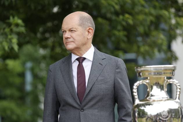 Olaf Scholz, Federal Chancellor, Germany, Berlin, Federal Chancellery, Pictorial meeting of Chancellor Scholz and Federal Minister Faeser with representatives of the DFB on the occasion of the 2024 European Football Championship in Germany