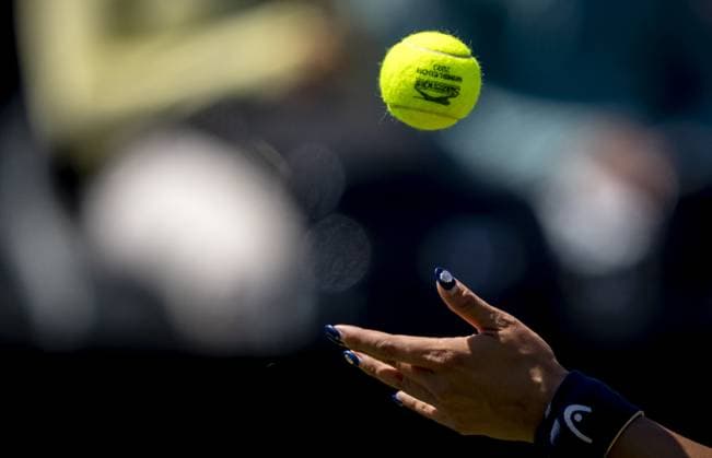ROSMALEN - Carol Zhao (CAN) in action against Veronika Kudermetova (RUS) on the third day of the Libema Open tennis tournament in Rosmalen. ANP SANDER KONING netherlands out - belgium out Rosmalen xVIxxIVx 471597505 originalFilename: 0259861518st.jpg