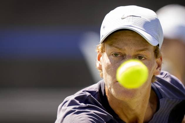 ROSMALEN - Jannik Sinner (ITA) in action against Alexander Bublik (KAZ) on the third day of the Libema Open tennis tournament in Rosmalen. AP SANDER KING xVIxANPxSportx xxANPxIVx 471605203 originalFilename: 471605203.jpg