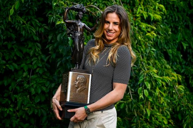 Bilder des Jahres 2023, Sport 06 Juni Sport Themen der Woche KW24 Sport Bilder des Tages Czech skier and snowboarder Ester Ledecka receives the Jiri Stanislav Guth Jarkovsky Award in Prague, Czech Republic, June 14, 2023. Three-time Olympic champion Ester Ledecka won the Jiri Stanislav Guth-Jarkovsky Award for the most valuable performance of the year for the second time in her career. (CTKxPhoto OndrejxDeml) CTKPhotoP2023061408474  CTKPhotoP2023061408474