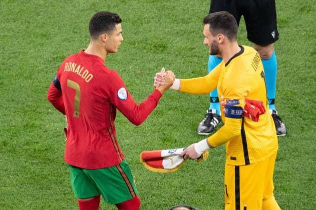 France v Portugal - UEFA EURO, EM, Europameisterschaft,Fussball 2020: Group F-Budapest Cristiano Ronaldo of Portugal and Hugo Lloris of France during the UEFA Euro 2020 Championship Group F match between France and Portugal at at Puskas Arena, on June 23, 2021 in Budapest, Hungary. Photo by David Niviere ABACAPRESS.COM BUDAPEST Hungary  Copyright: xNivierexDavid ABACAPRESS.COMx 770084_027 NivierexDavid ABACAPRESS.COMx 770084_027