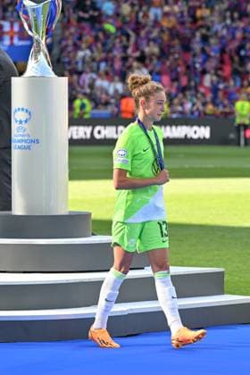 NETHERLANDS SOCCER UWCL FINAL BARCELONA VS WOLFSBURG Felicitas Rauch of Wolfsburg pictured looking dejected and disappointed after receiving their silver medal after a female soccer game between FC Barcelona, Barca Femeni and VFL Wolfsburg, at the final of the 2022-2023 Uefa Women™s Champions League competition , on Saturday 3 June 2023 in Eindhoven , The Netherlands . PHOTO SPORTPIX David Catry Eindhoven PSV - Phillips Stadion Noord-Brabant The Netherlands  Copyright: xSportpix.bex xDavidxCatryxDavidxCatryx