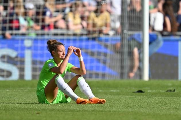 NETHERLANDS SOCCER UWCL FINAL BARCELONA VS WOLFSBURG Felicitas Rauch of Wolfsburg pictured looking dejected and disappointed after losing a female soccer game between FC Barcelona, Barca Femeni and VFL Wolfsburg, at the final of the 2022-2023 Uefa Women™s Champions League competition , on Saturday 3 June 2023 in Eindhoven , The Netherlands . PHOTO SPORTPIX David Catry Eindhoven PSV - Phillips Stadion Noord-Brabant The Netherlands  Copyright: xSportpix.bex xDavidxCatryxDavidxCatryx
