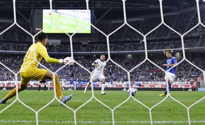 Football: Japan-El Salvador friendly Japan s Keito Nakamura (R) scores a goal in the second half of an international football friendly against El Salvador on June 15, 2023, at Toyota Stadium in Toyota in Aichi Prefecture, central Japan.  A14AA0001587201P 