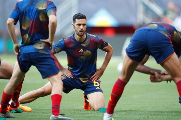 ENSCHEDE, 15-06-2023 , Stadium Grolsch Veste, Nations League semi final 2022 2023 between Spain and Italy, Spain player Mikel Merino warming-up Spain - Italy  x21337713x Copyright: