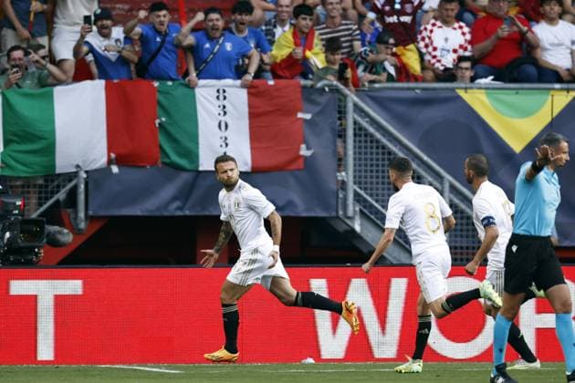 ENSCHEDE - Ciro Immobile of Italy (L) celebrates the 1-1 during the UEFA Nations League semi-final match between Spain and Italy at Stadion De Grolsch Veste on June 15, 2023 in Enschede, Netherlands. ANP MAURICE VAN STEEN netherlands out - belgium out Enschede xVIxxIVx 471692176 originalFilename: 0260097125st.jpg