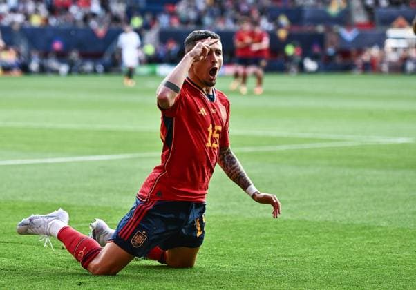 Sport Bilder des Tages ENSCHEDE, NETHERLANDS - JUNE 15: Yeremy Pino of Spain celebrates after scoring opening goal during the UEFA Nations League 2022 23 semifinal match between Spain and Italy at FC Twente Stadium on June 15, 2023 in Enschede, Netherlands. Photo by Sebastian Frej Spain v Italy - UEFA Nations League 2022 23 Semifinal Copyright: xSebastianxFrejx