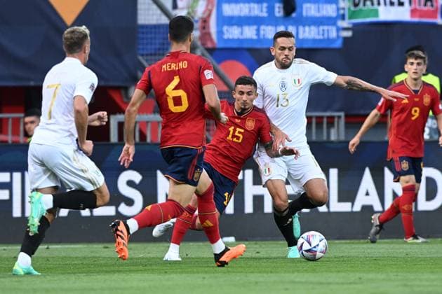 Spain v Italy - UEFA Nations League 2022 23 Semifinal Yeremy Pino of Spain and Rafael Toloi of Italy in action during the UEFA Nations League 2022 23 semifinal match between Spain and Italy at FC Twente Stadium on June 15, 2023 in Enschede, Netherlands. MarkoxLukunic PIXSELL