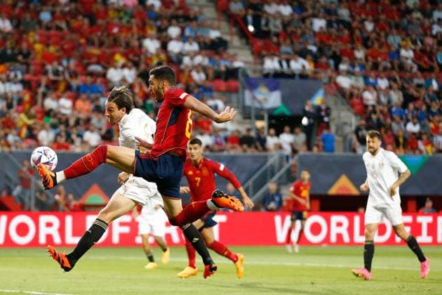 ENSCHEDE, 15-06-2023 , Stadium Grolsch Veste, Nations League semi final 2022 2023 between Spain and Italy, chance Spain player Mikel Merino Spain - Italy  x21338235x Copyright: