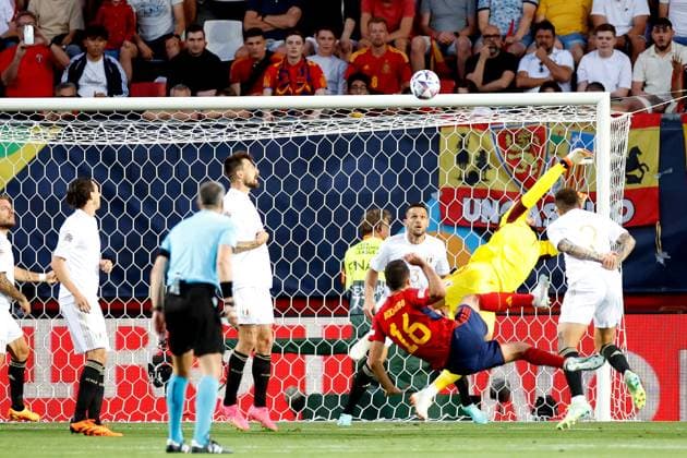 ENSCHEDE, 15-06-2023 , Stadium Grolsch Veste, Nations League semi final 2022 2023 between Spain and Italy, chance for Spain player Rodri Spain - Italy  x21338239x Copyright: