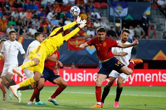ENSCHEDE, 15-06-2023 , Stadium Grolsch Veste, Nations League semi final 2022 2023 between Spain and Italy, save Italy goalkeeper Gianluigi Donnarumma Spain - Italy  x21338431x Copyright: