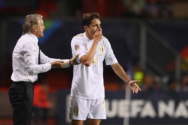 Foto Fabio Ferrari LaPresse 15 Giugno 2023 - Enschede, Paesi Bassi - calcio - Spagna v Italia - Uefa Nations League - Semi-finale - FC Twente Stadion-Enschede. Nella foto: Roberto Mancini (Italy) Federico Chiesa (Italy) June 15, 2023 Enschede, Netherland - sport, calcio - Spain v Italy - Uefa Nations League - Semi-finale - FC Twente Stadion-Enschede. In the pic: Roberto Mancini (Italy) Federico Chiesa (Italy)  Copyright: xFabioxFerrari LaPresse FerrariFax