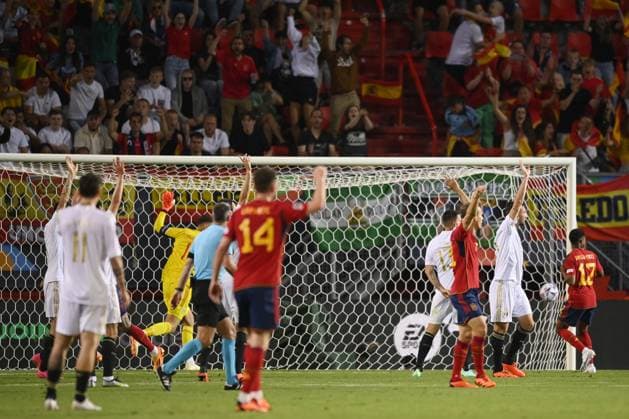 Sport Bilder des Tages Foto Fabio Ferrari LaPresse 15 Giugno 2023 - Enschede, Paesi Bassi - calcio - Spagna v Italia - Uefa Nations League - Semi-finale - FC Twente Stadion-Enschede. Nella foto: il gol di Joselu (Spain) 2-1 June 15, 2023 Enschede, Netherland - sport, calcio - Spain v Italy - Uefa Nations League - Semi-finale - FC Twente Stadion-Enschede. In the pic: goal Joselu (Spain) 2-1  Copyright: xFabioxFerrari LaPresse FerrariFax