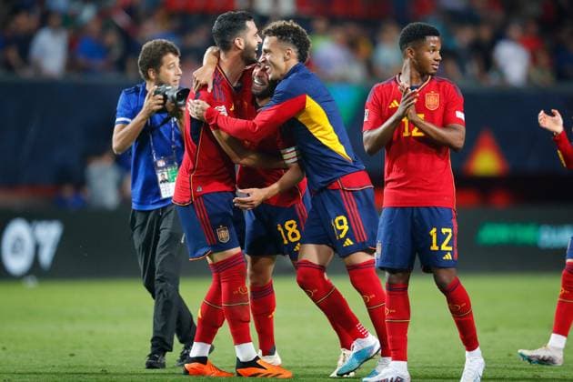 ENSCHEDE, 15-06-2023 , Stadium Grolsch Veste, Nations League semi final 2022 2023 between Spain and Italy, Spain players celebrating after the match Spain - Italy 2-1 Spain - Italy  x21338837x Copyright: