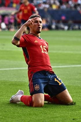 ENSCHEDE, NETHERLANDS - JUNE 15: Yeremy Pino of Spain celebrates his first goal during the UEFA Nations League 2022 23 semifinal match between Spain and Italy at FC Twente Stadium on June 15, 2023 in Enschede, Nethe Spain v Italy - UEFA Nations League 2022 23 Semifinal Copyright: xSebastianxFrejx