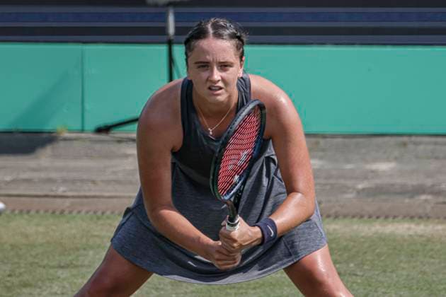 Libema Open 2023 - Day 4 Libema Open 2023 Game in Hertogenbosch. Match between Viktoria Hruncakova of Slovakia against Bianca Andreescu of Canada on Day 4 of the LibÃ ma Open - Rosmalen Grass Court Championships, WTA, Tennis Damen 250 Women s Tennis Association Tour, a professional tennis tournament. Den Bosch, the Netherlands on June 15, 2023 Den Bosch Netherlands  Copyright: xNicolasxEconomoux originalFilename:economou-viktoria230615_npJcs.jpg
