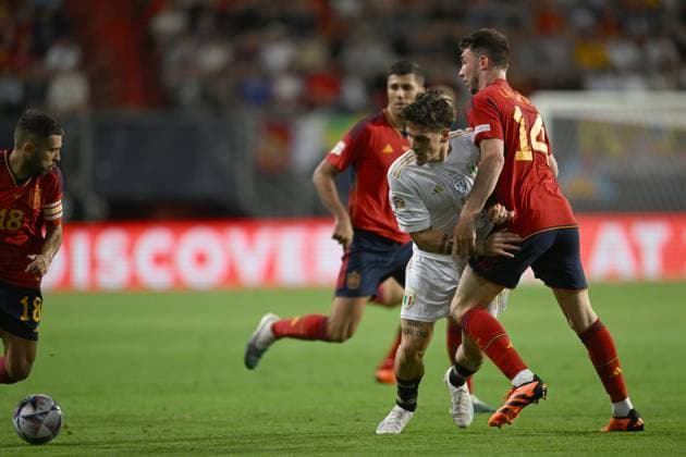 Aymeric Laporte (Spain)Nicolo Zaniolo (Italy)Jordi Alba (Spain) during the UEFA Nations League 2022-2023 match between Spain 2-1 Italy at De Grolsh Veste Stadium on June 15, 2023 in Enschede, Netherlands. Noxthirdxpartyxsales  (221592268)
