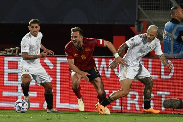 Marco Verratti (Italy)Fabian Ruiz (Spain)Federico Dimarco (Italy) during the UEFA Nations League 2022-2023 match between Spain 2-1 Italy at De Grolsh Veste Stadium on June 15, 2023 in Enschede, Netherlands. Noxthirdxpartyxsales  (221592758)