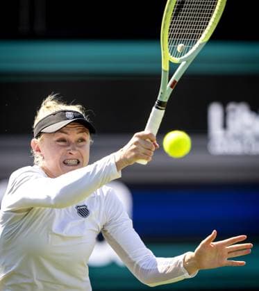 Tennis, WTA-Turnier in s Hertogenbosch ROSMALEN - Aliaksandra Sasnovich (BLR) in action against Liudmila Samsonova (RUS) on the fifth day of the Libema Open tennis tournament in Rosmalen. AP SANDER KING xVIxANPxSportx xxANPxIVx 471737895 originalFilename: 471737895.jpg