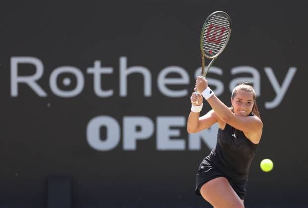 Mandatory Credit: Photo by Ryan Browne Shutterstock (13961298q) Jodie Burrage of Great Britain during her quarter-final match against Magdalena Frech of Poland. Rothesay Open, Day Five, Tennis, Nottingham Tennis Centre, Nottingham, UK - 16 Jun 2023 Rothesay Open, Day Five, Tennis, Nottingham Tennis Centre, Nottingham, UK - 16 Jun 2023 Copyright: xRyanxBrowne Shutterstockx 13961298q