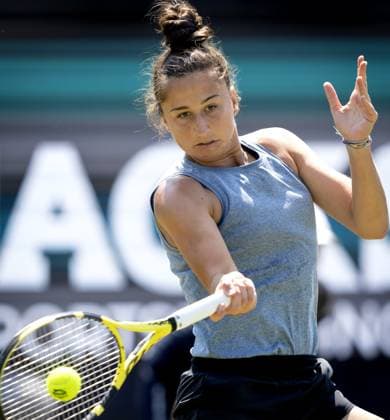 Tennis, WTA-Turnier in s Hertogenbosch ROSMALEN - Emina Bektas (USA) in action against Ekaterina Alexandrova (RUS) on the fifth day of the Libema Open tennis tournament in Rosmalen. AP SANDER KING xVIxANPxSportx xxANPxIVx 471745201 originalFilename: 471745201.jpg